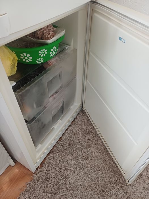 Холодильники два шт