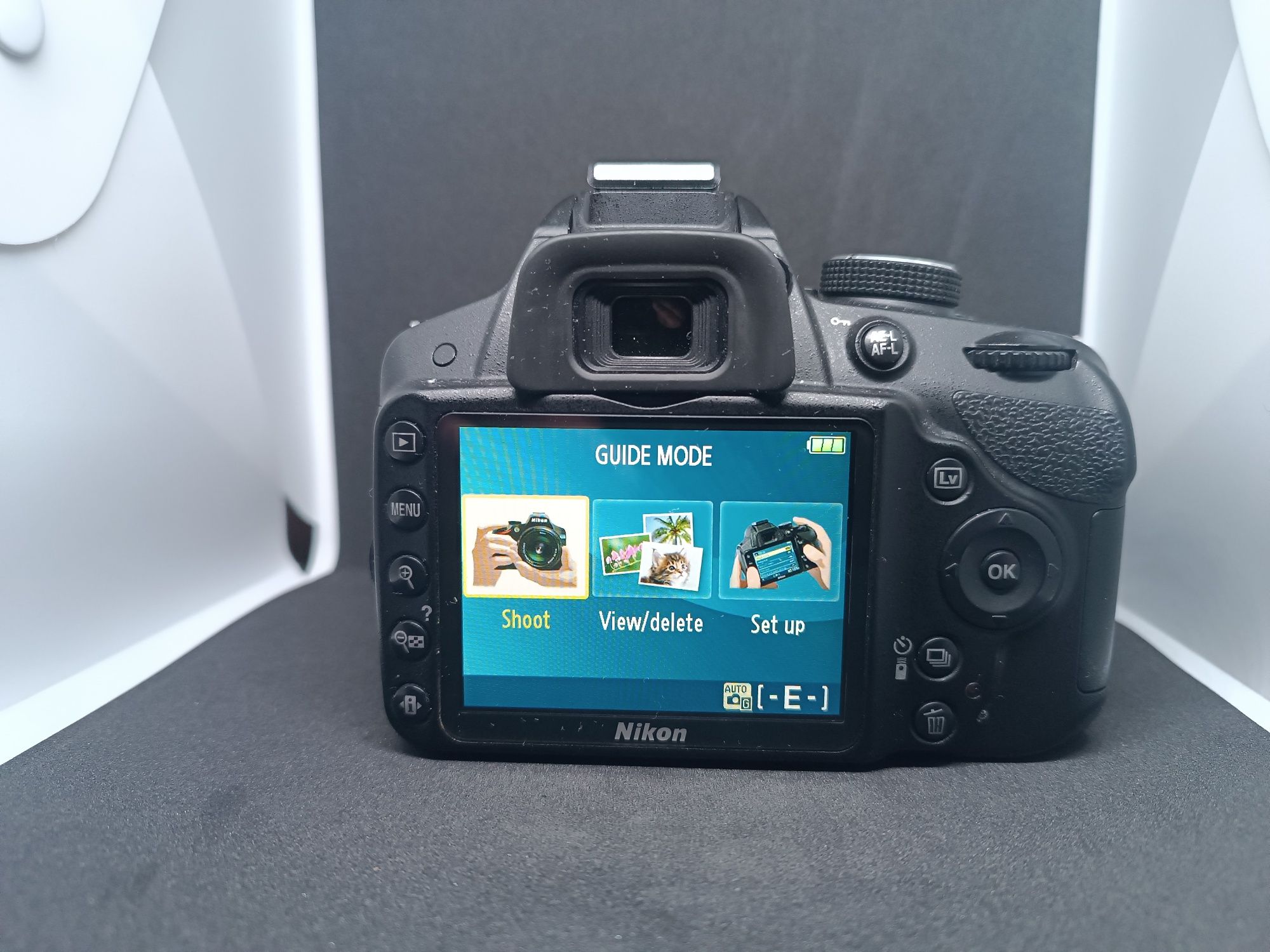 [перфектен фотоапарат 350 лв] Nikon D3200+автофокусен обектив