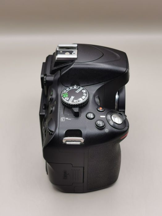 Kit foto Nikon D5100 + Nikon 18-55mm f3.5-5.6G VR