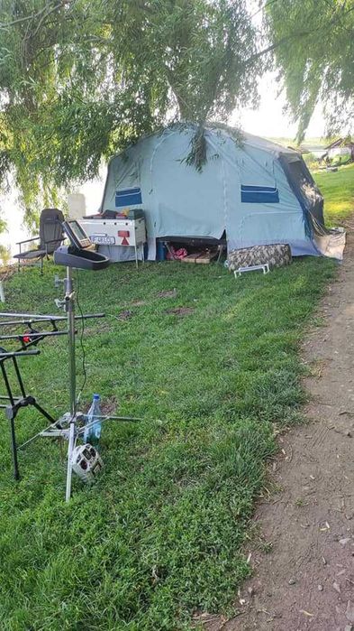 Vând remorcă cort Trigano