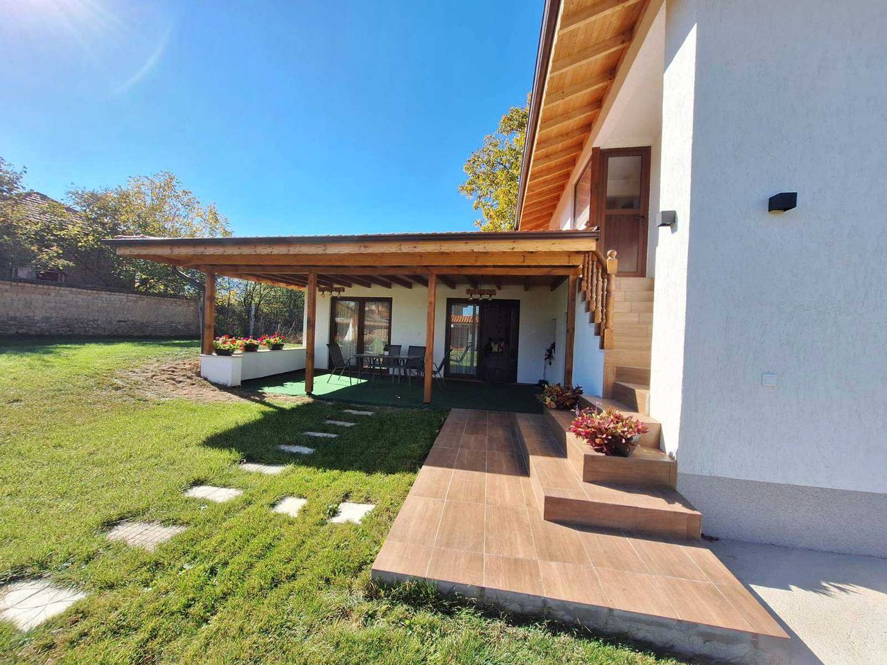 Продава се Къща в с. Елхово, Област Стара Загора - 704 кв.м за 188 €/кв.м - Снимка #3