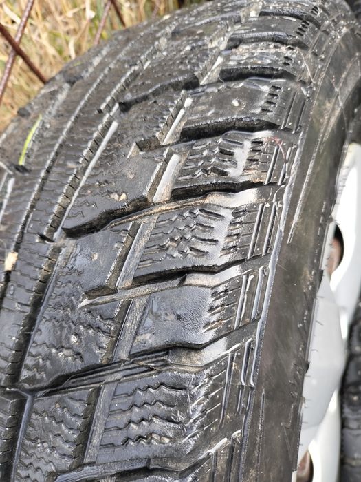 Vând cauciucuri de iarnă