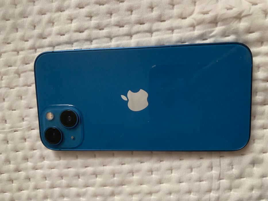 Айфон 13 в хорошем состаянии