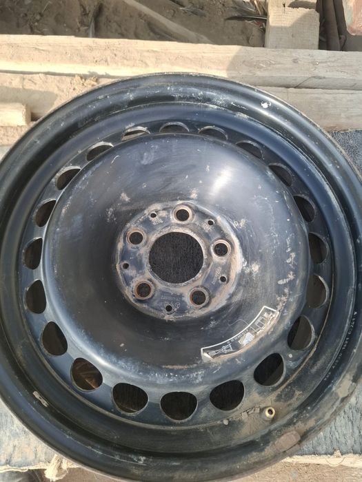 Мерседес диск 16, 4шт. Подставка мерс 2 шт. Зашитка камри 20ка.