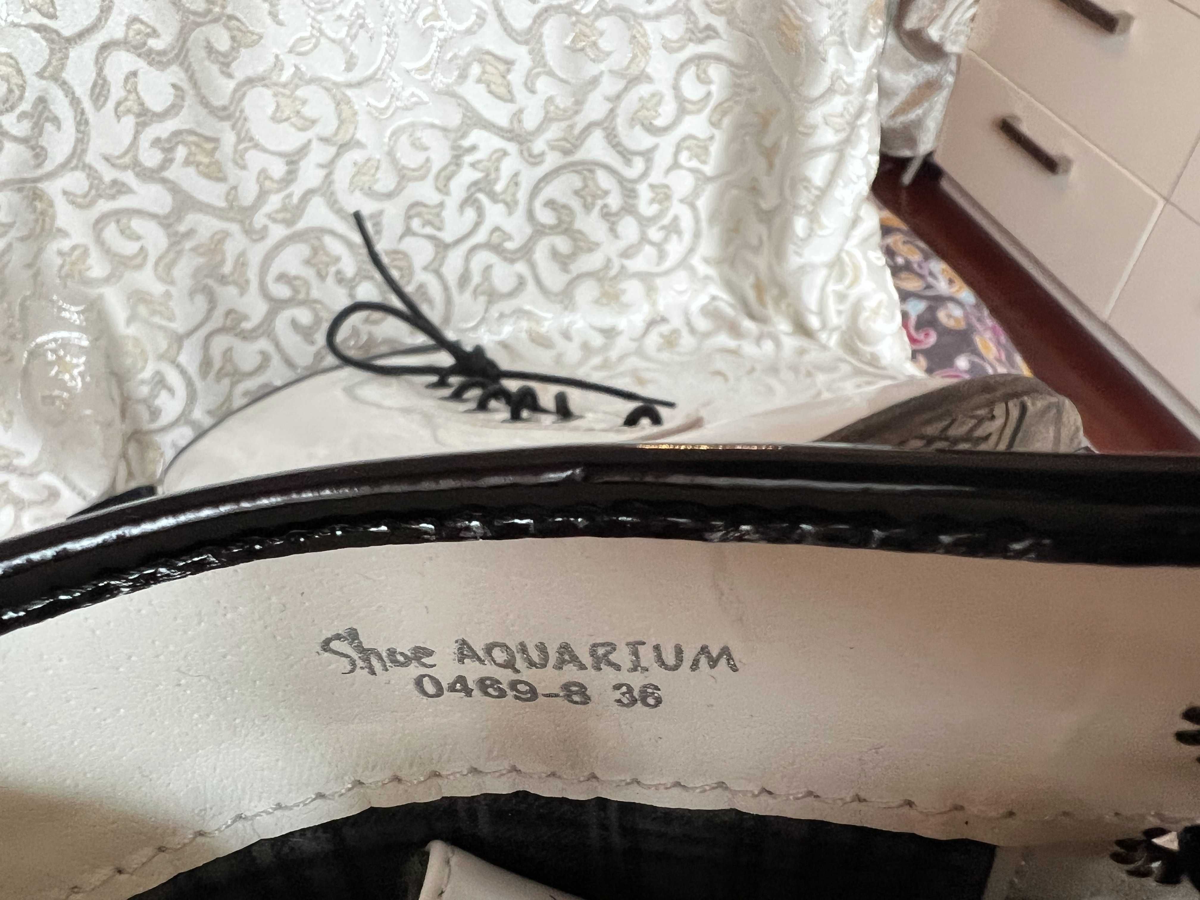 Нови боти от изкуствен лак Shoe Aquarium с кутия. Размер 36.