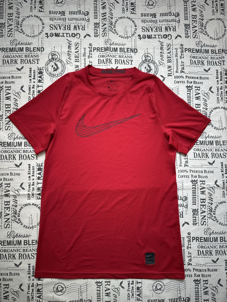 Nike Pro original тениска.M-L