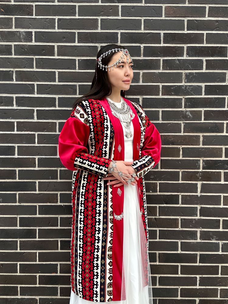 Казахские платья, костюмы, наряды, камзолы, такия на прокат, в аренду