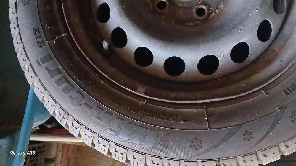 Anvelope de iarna cu jante de tablă