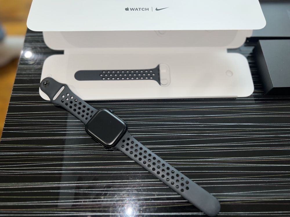 Apple Watch 7 Nike edition