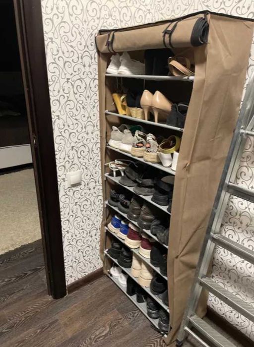Компактен шкаф за съхранение на повече обувки, шал от плат