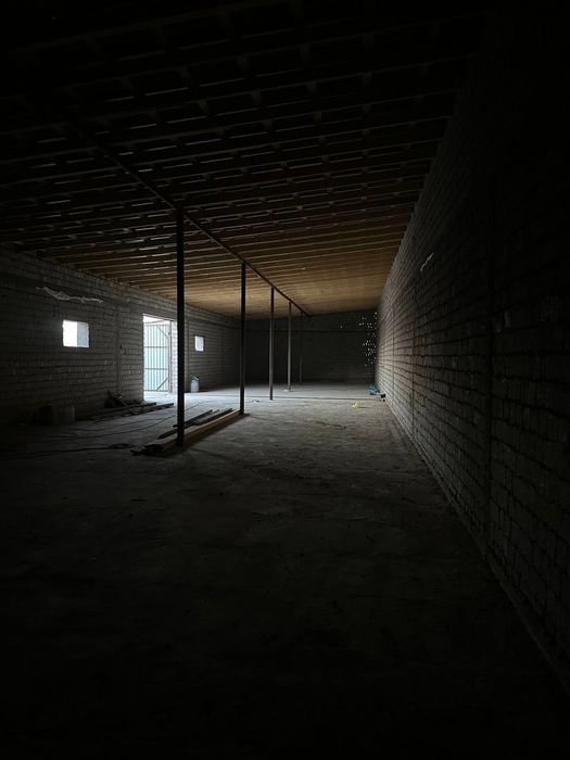 Склад назарбек 450 квадрат ёпик 200 квадрат ховли