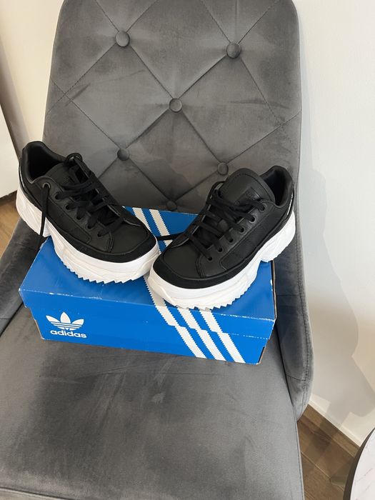 Adidasi adidas dama