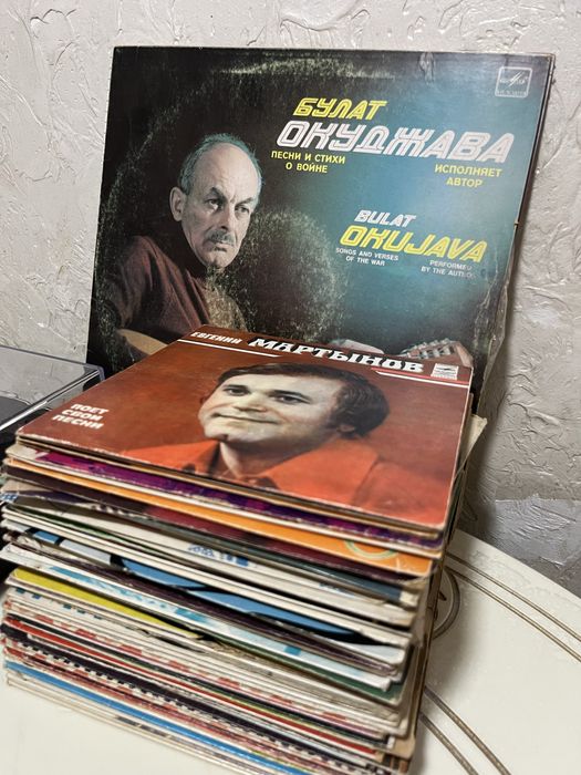 Виниловый проигрыватель новый