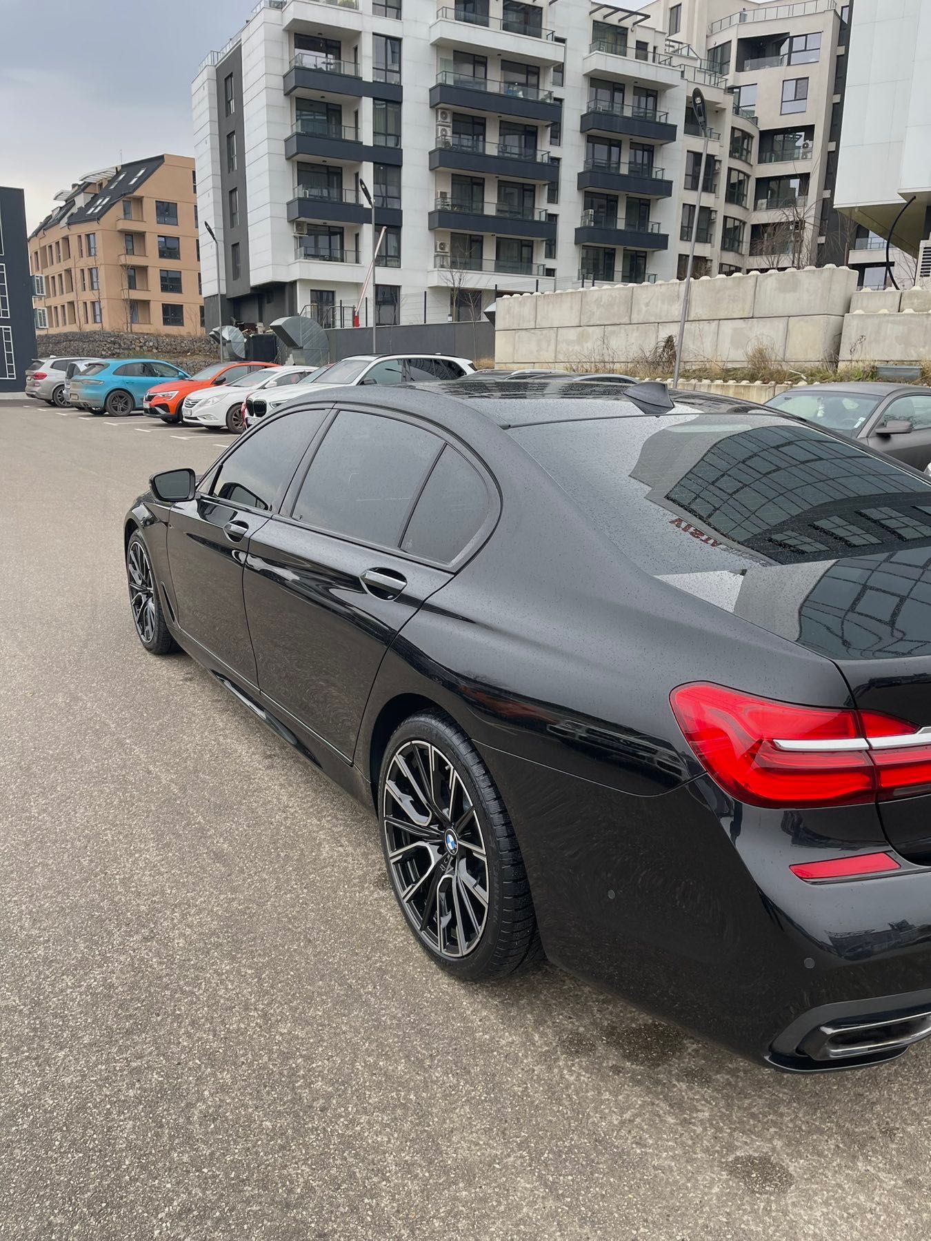 BMW750i Black Sapphire * xDrive* w/Performance spo