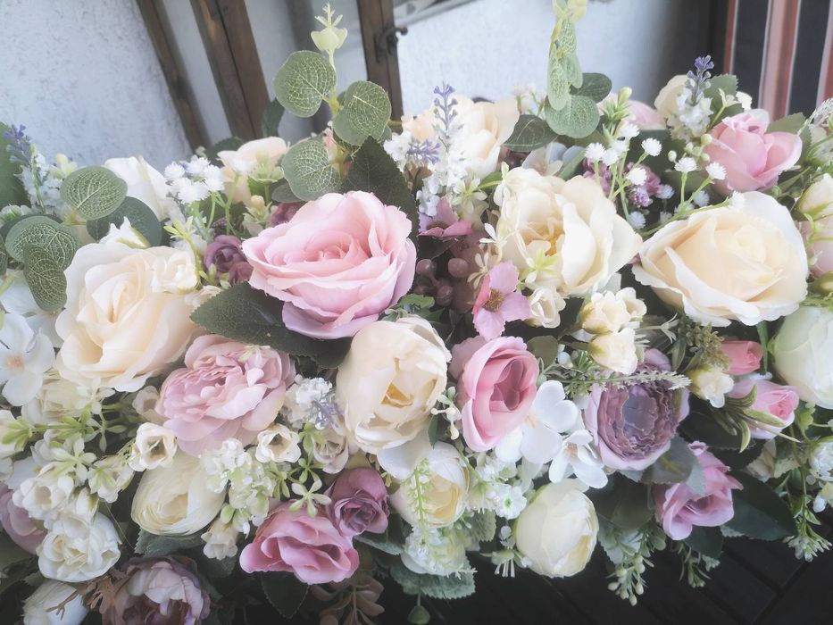 Аранжировка, изкуствени цветя