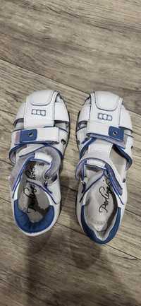 Продам детские кожаные сандалии р-р 29
