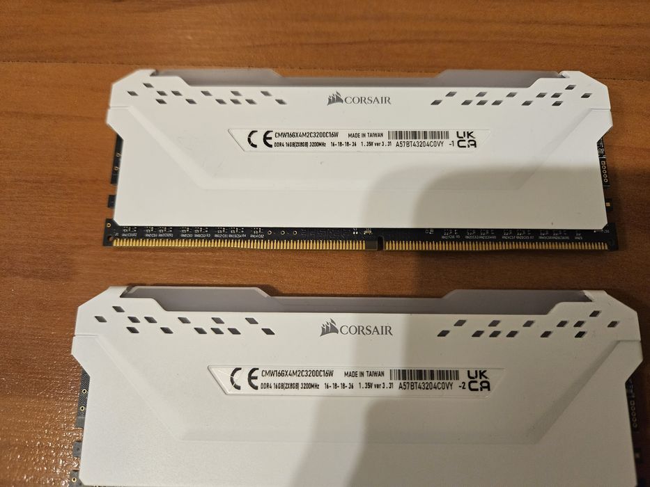 Продавам дъно Asus ROG X570-F и процесор Ryzen 9 3900X