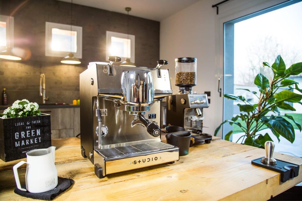 Inchiriez espressor pt evenimente / comodat profesional rasnita birou