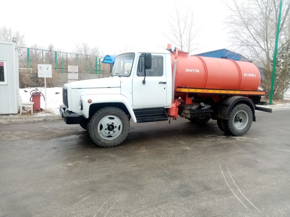 Откачка септиков, сточных вод. Объем цистерны 4 куба.