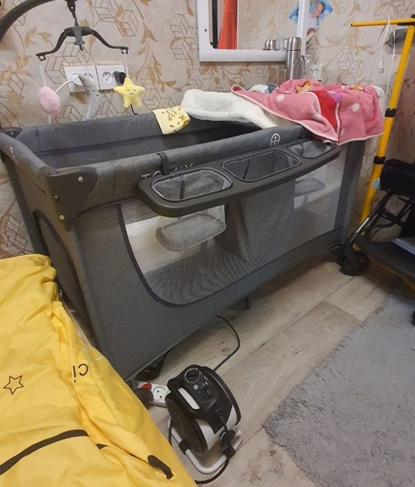 Продам кровать-манеж
