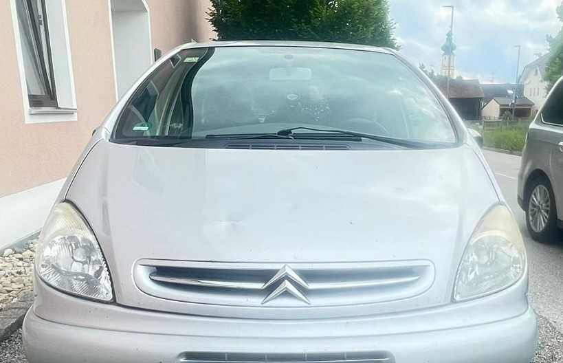 Citroen Xsara Picasso, parbriz original, far faruri complete.