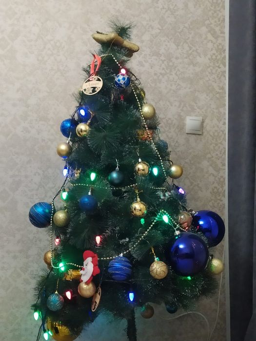 Продам ёлку в отл состоянии