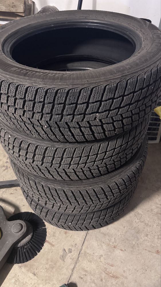 Roadstone winguard suv  225/60/18 - зимни гуми