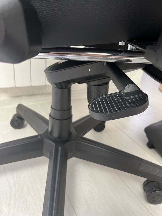 Продам игровое кресло