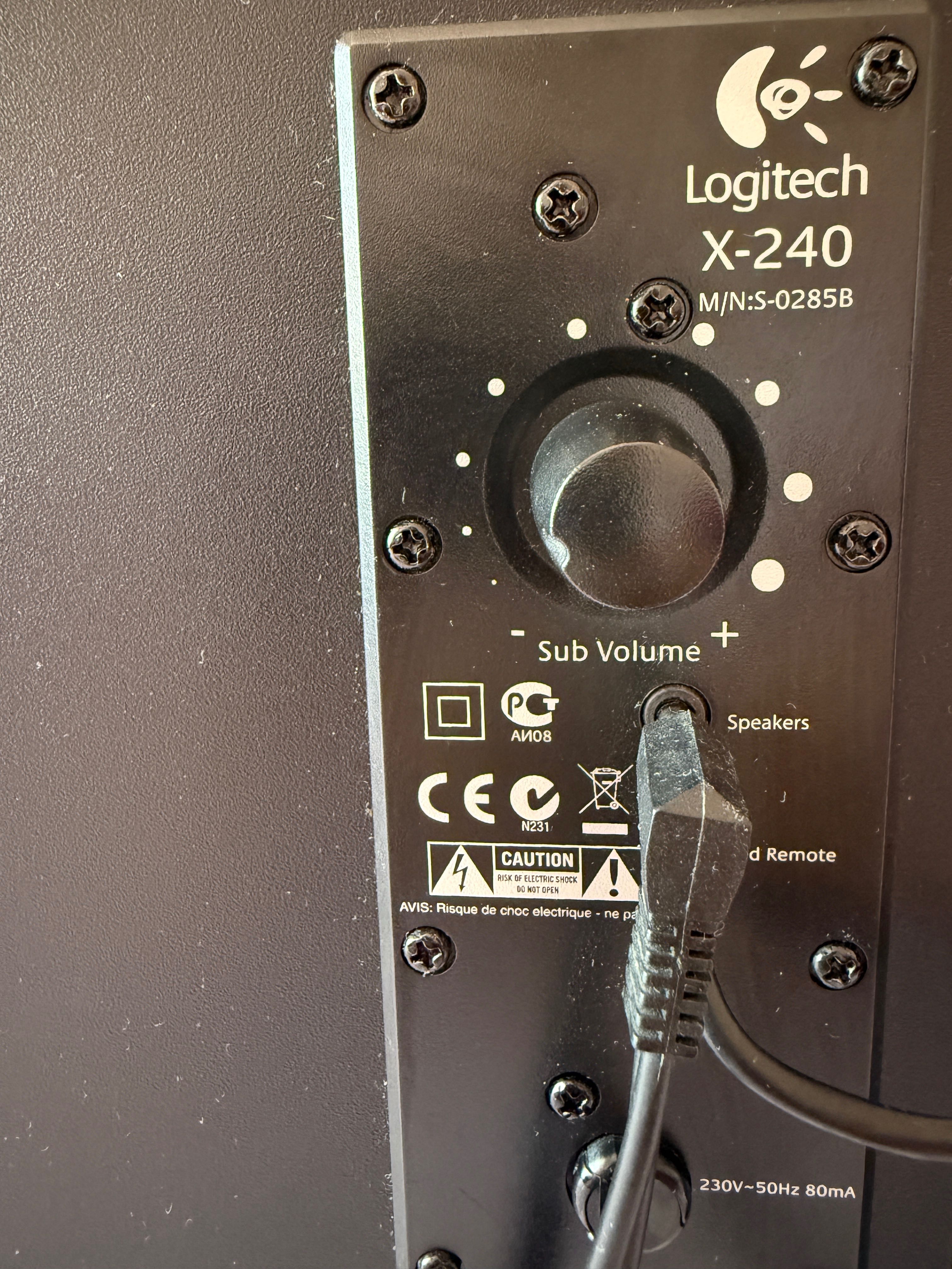 Logitech Озвучителна аудио система с Субуфер и колонки говорители