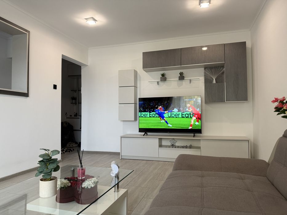 Inchiriez apartament 3 camere Mioveni