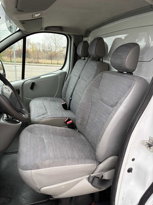 RENAULT TRAFIC 2.0 dci 2008 Euro 4 model LUNG PRIMUL Proprietar de nou