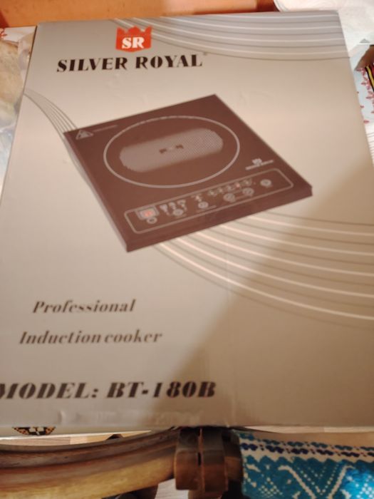 Vând urmatoarele. Plita este noua restul utilizate se