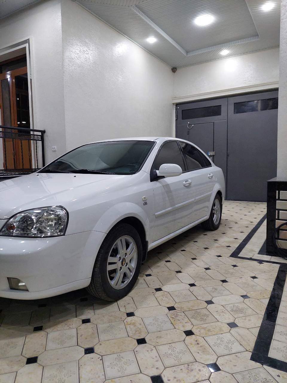 Srochno Chevrolet Lacetti Sotiladi