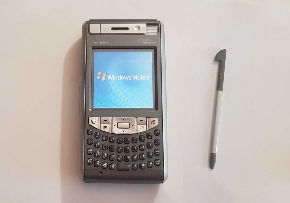 Retro Telefon - Fujitsu Siemens Pocket LOOX T830 Windows Mobile Phone