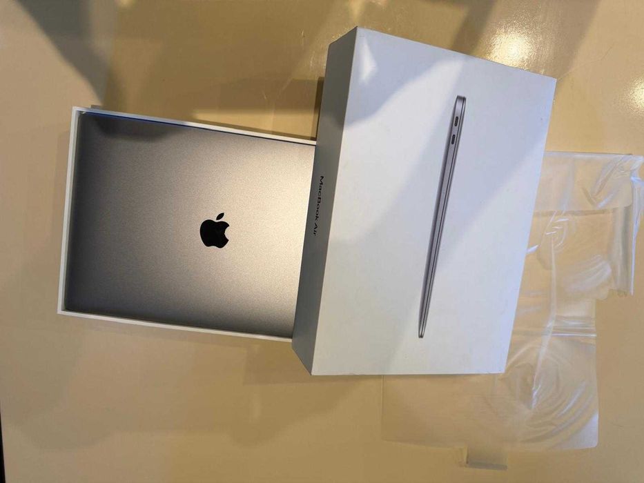 Vand MacBook air M1, ca nou