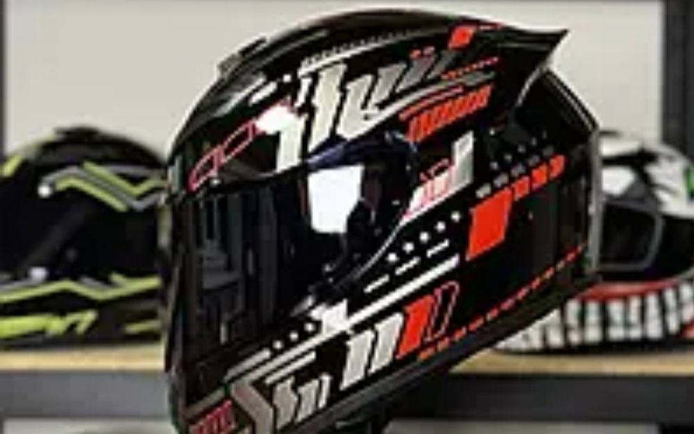 Продам на мотоцикл шлем