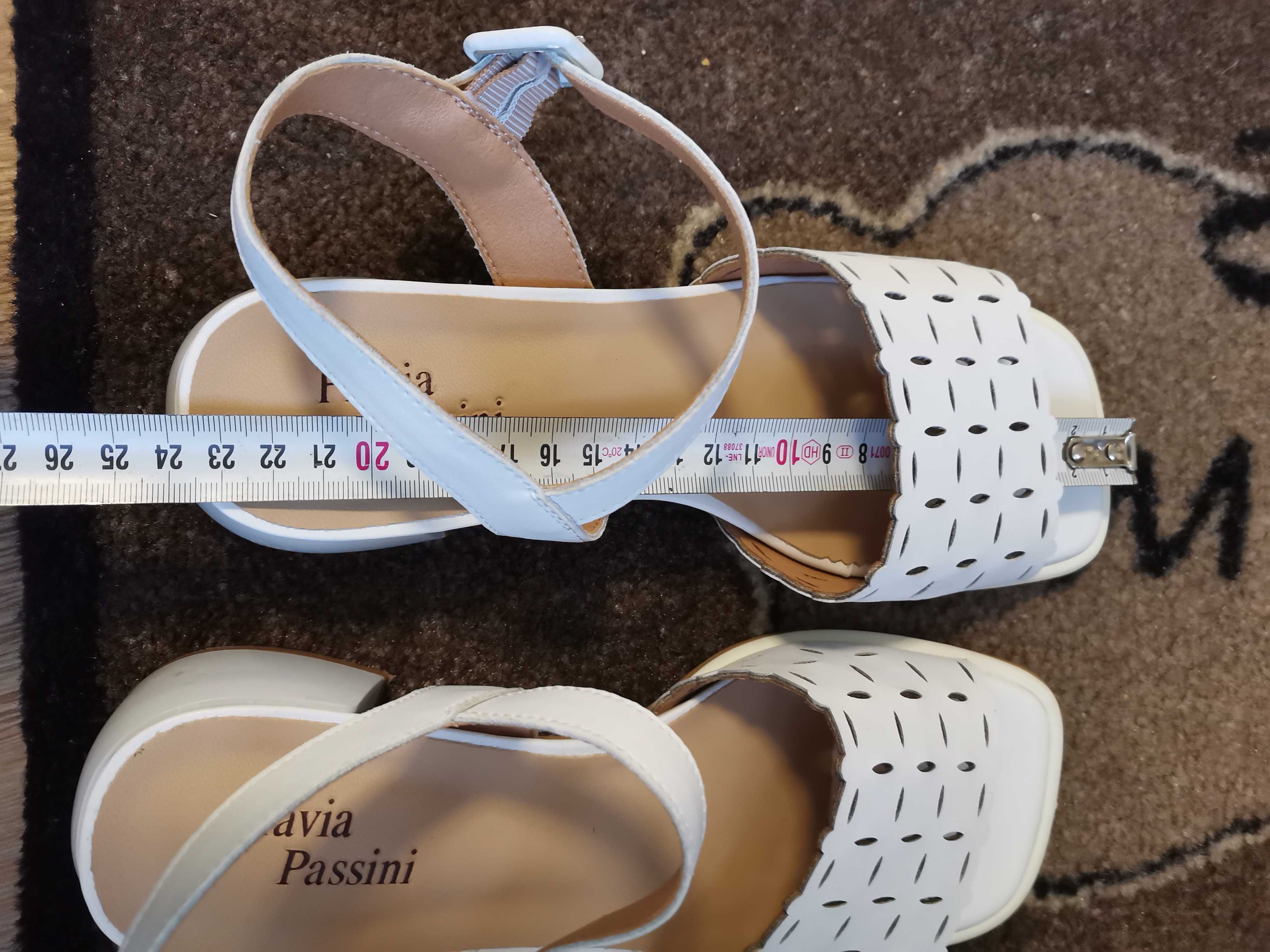 Sandale 37  albe dama piele Flavia Passini