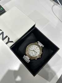 Ceas DKNY alb dama