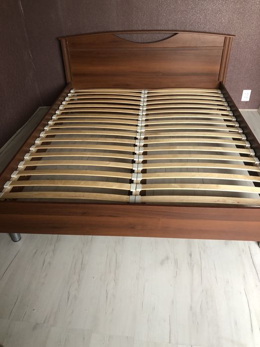 Продам кровать двухспальную