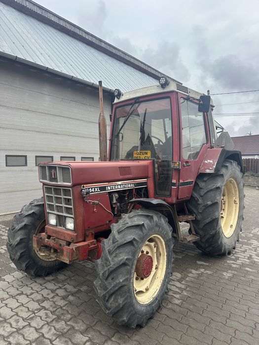 Case International 844 XL