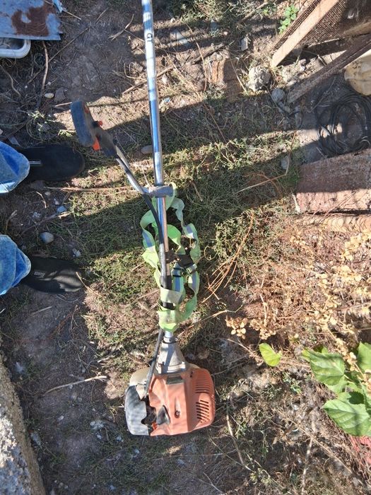 Vand motocoasa pe benzina