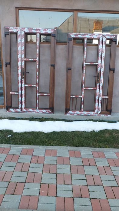 Tâmplărie pvc cu sticlă termopan.