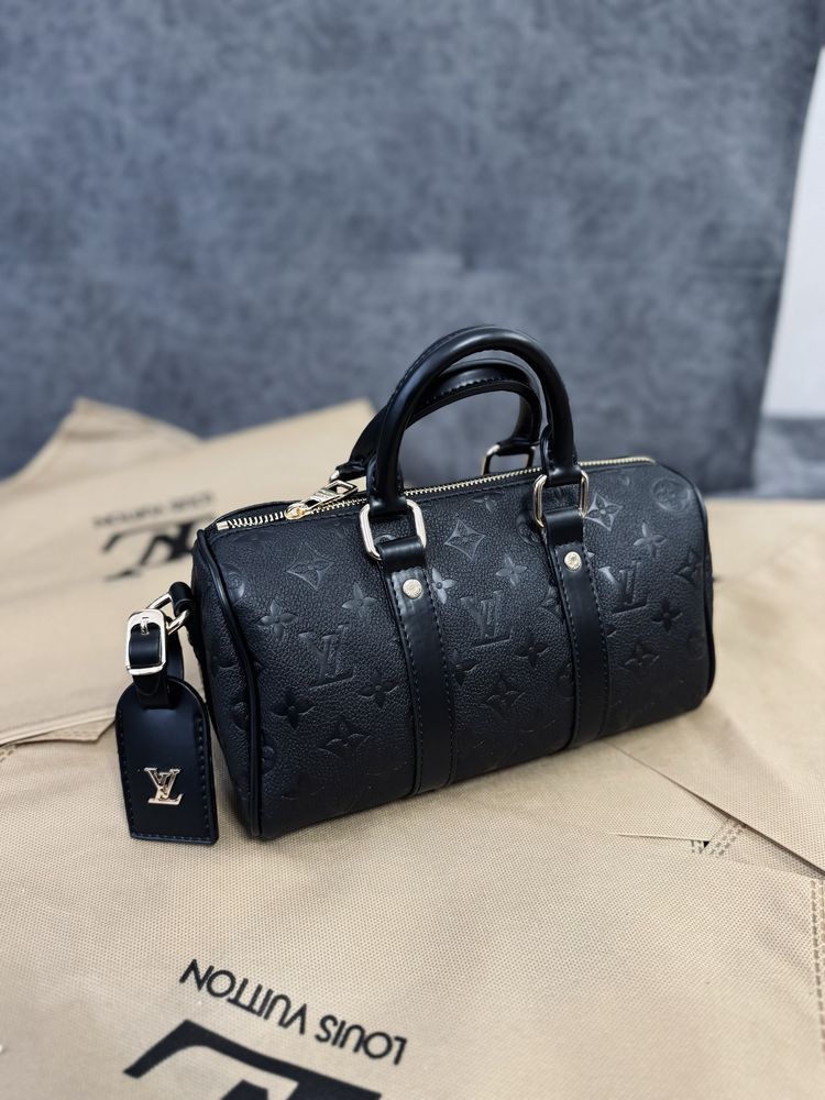 Louis vuitton черна чанта