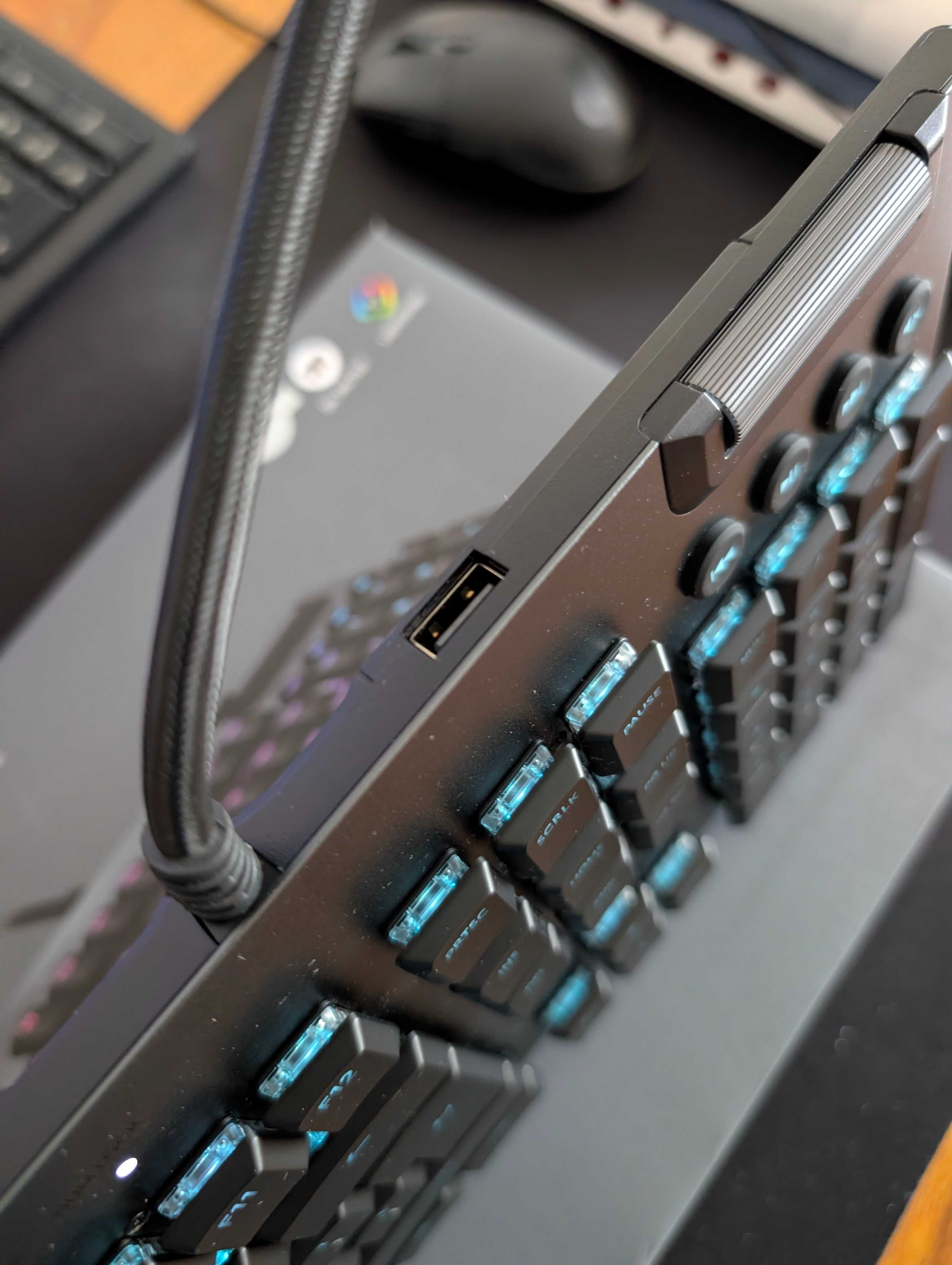 Геймърска механична клавиатура Logitech G815 Tactile нископрофилна