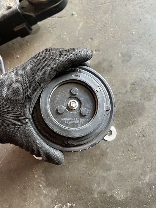 Компресор климатик бмв х1 ф48 1.8д 150 ( kompresor bmw x1 f48 1.8d 150