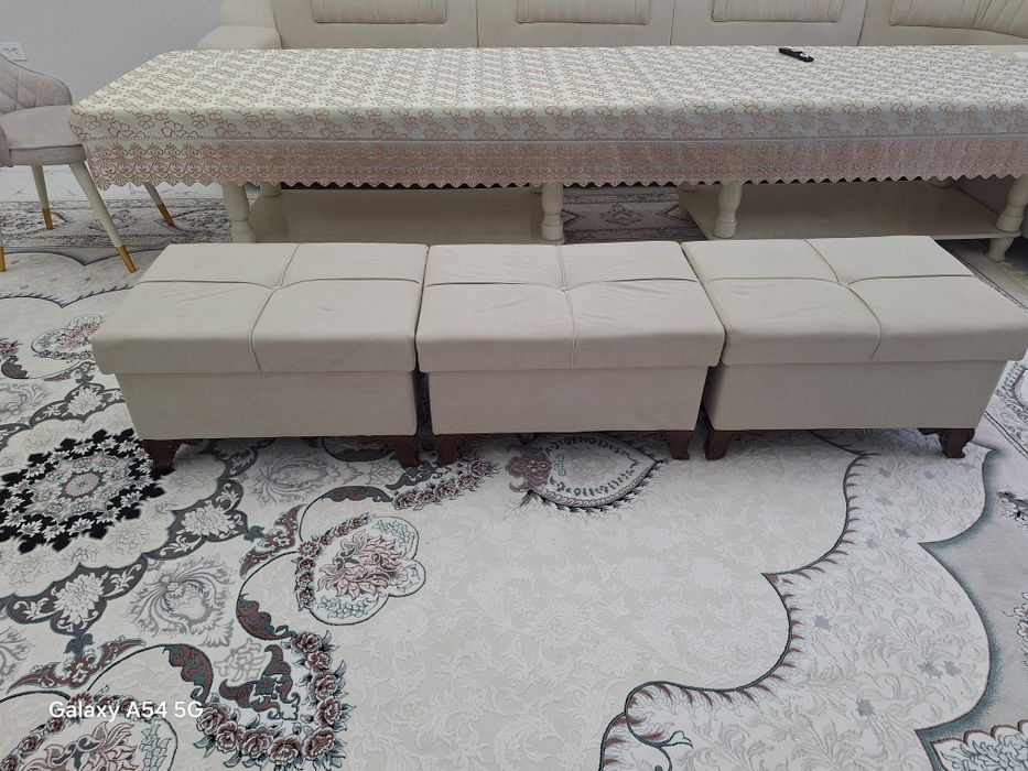 Myagkiy mebel sotiladi