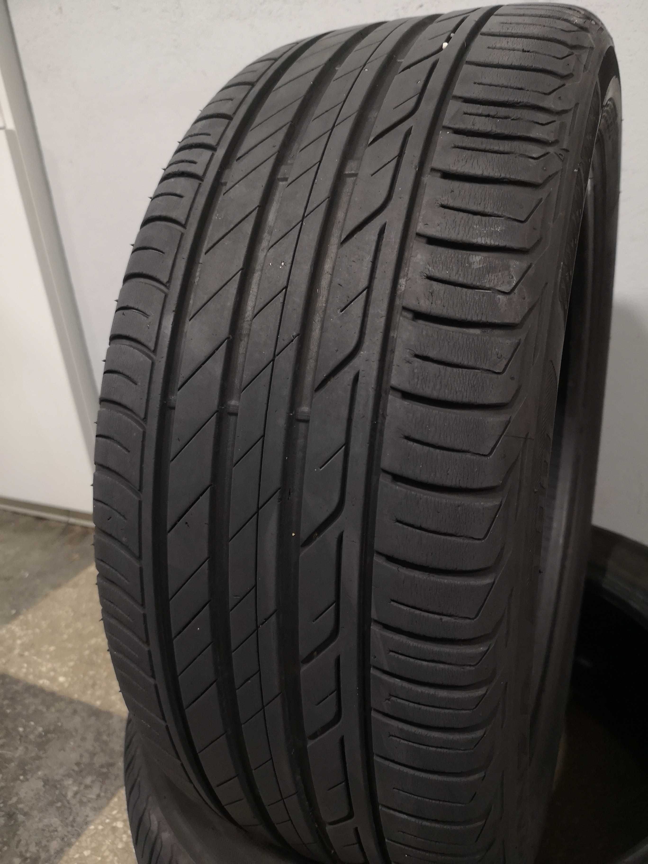 2бр 225/45/17 BRIDGESTONE 6,5мм грайфер дот:19г безплатен монтаж