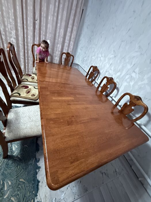 Продам гостинный стол
