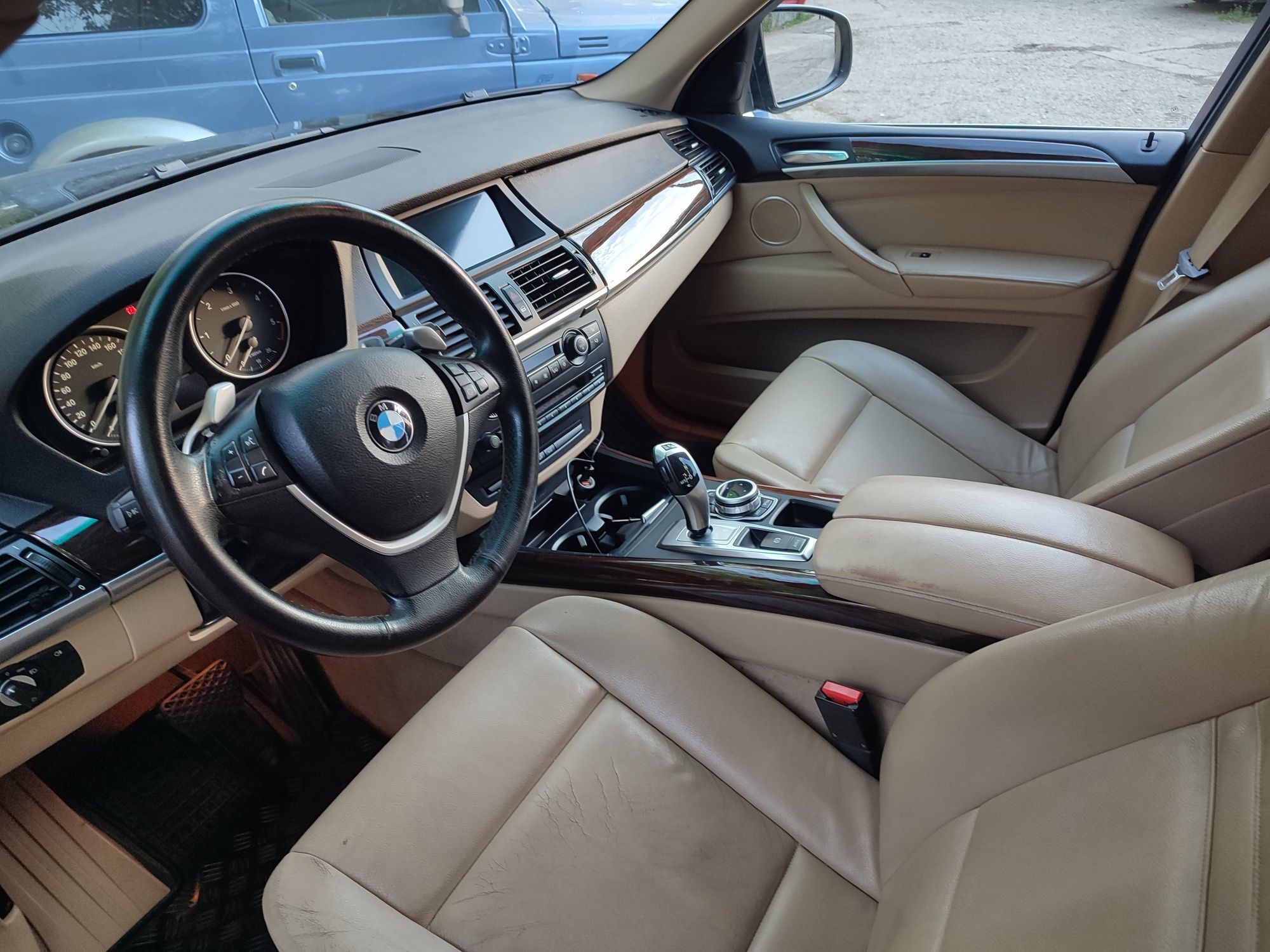 BMW X5, E70, 2012, cu semnalizări!