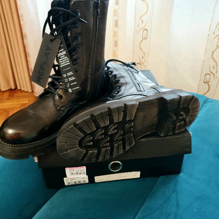 Ghete piele lăcuite Replay nr 40 prețul 270